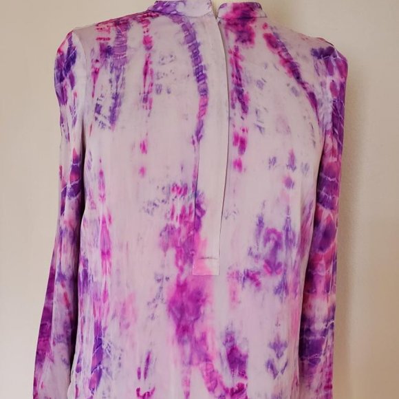 ******* SOLD ********   Vince Silk Blouse - Picture 1 of 7